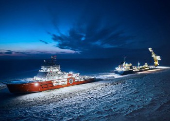 Ледоколы «Газпром нефти» начали круглогодичное сопровождение отгрузки арктической нефти