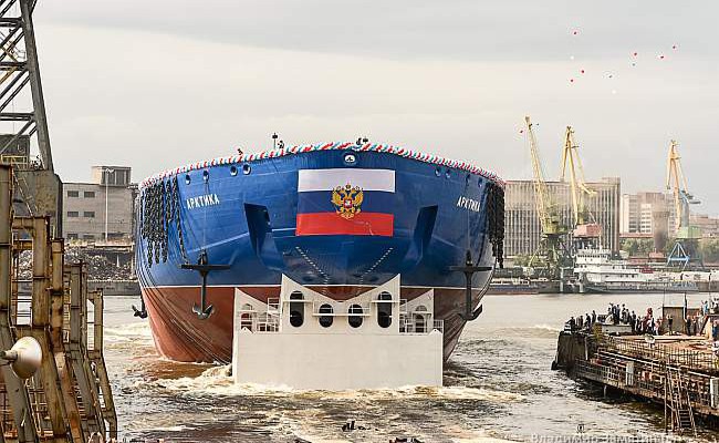 В Санкт-Петербурге на воду спущен атомный ледокол «Урал»
